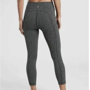 Athleta Ultimate Stash Textured 7/8 Tight Legging